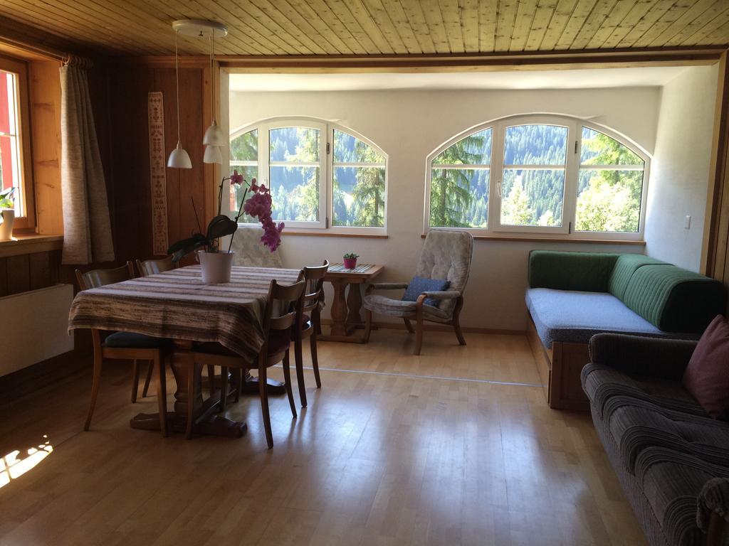 Bnb Guesthouse Lusi Frauenkirch Ngoại thất bức ảnh